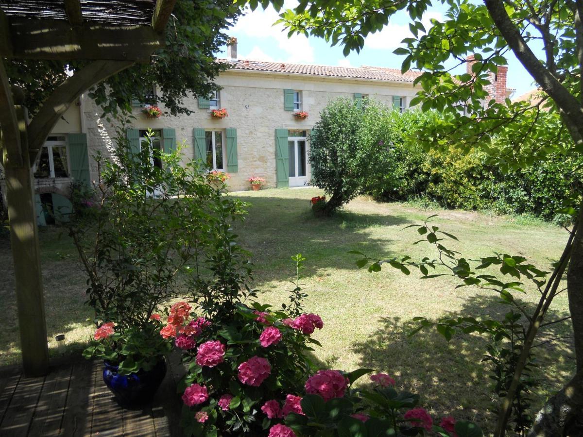 Clos Des Hirondelles Jau-Dignac-et-Loirac Экстерьер фото